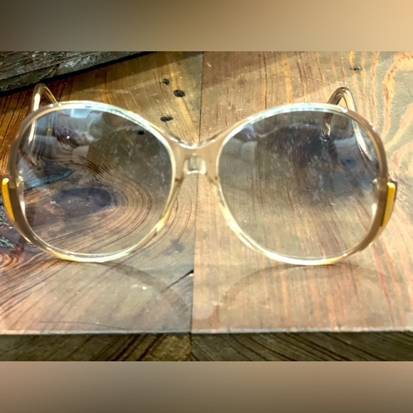 Ray-Ban USA  Vintage 1960s B&L Butterfly Sunglasses - Picture 3 of 6